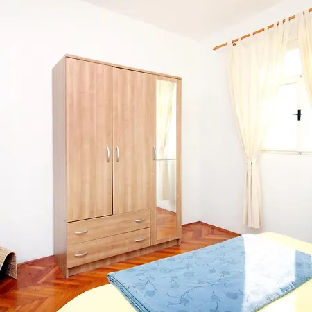 Apartment By The Sea Zavalatica, Korcula - 189 *